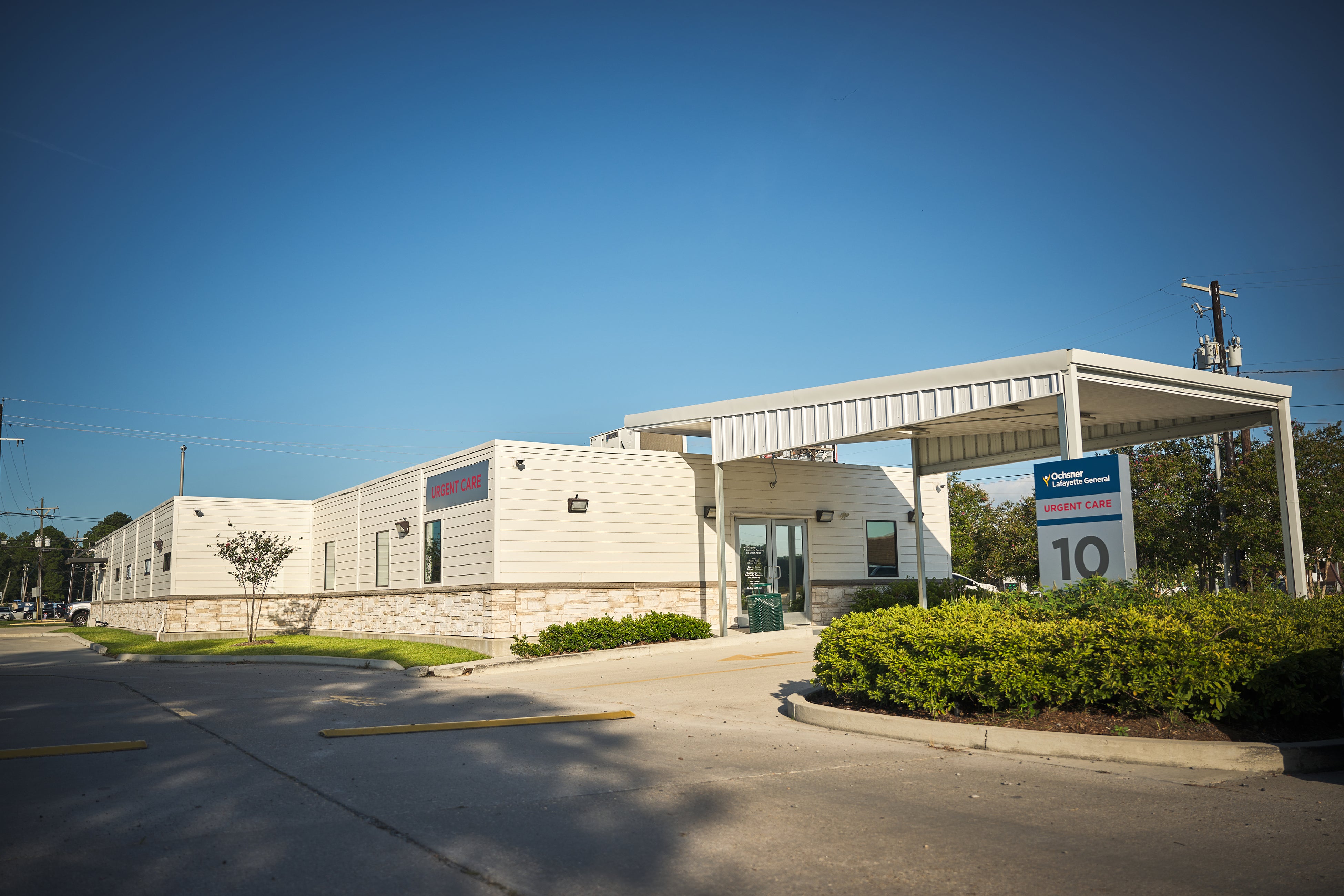 Ochsner Lafayette General Urgent Care University Hospital & Clinic building front